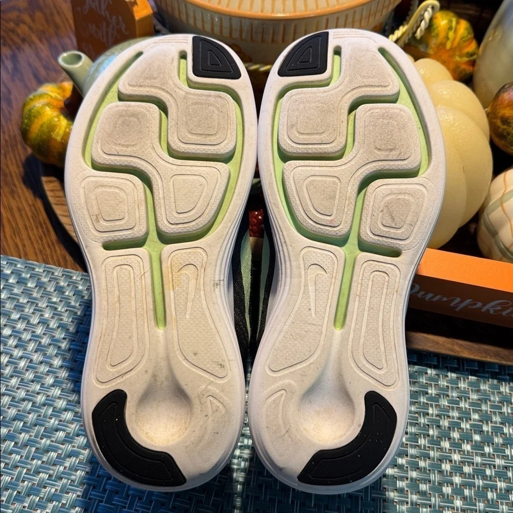 Nike Lunar Converge Women’s Running Shoes - Size 8